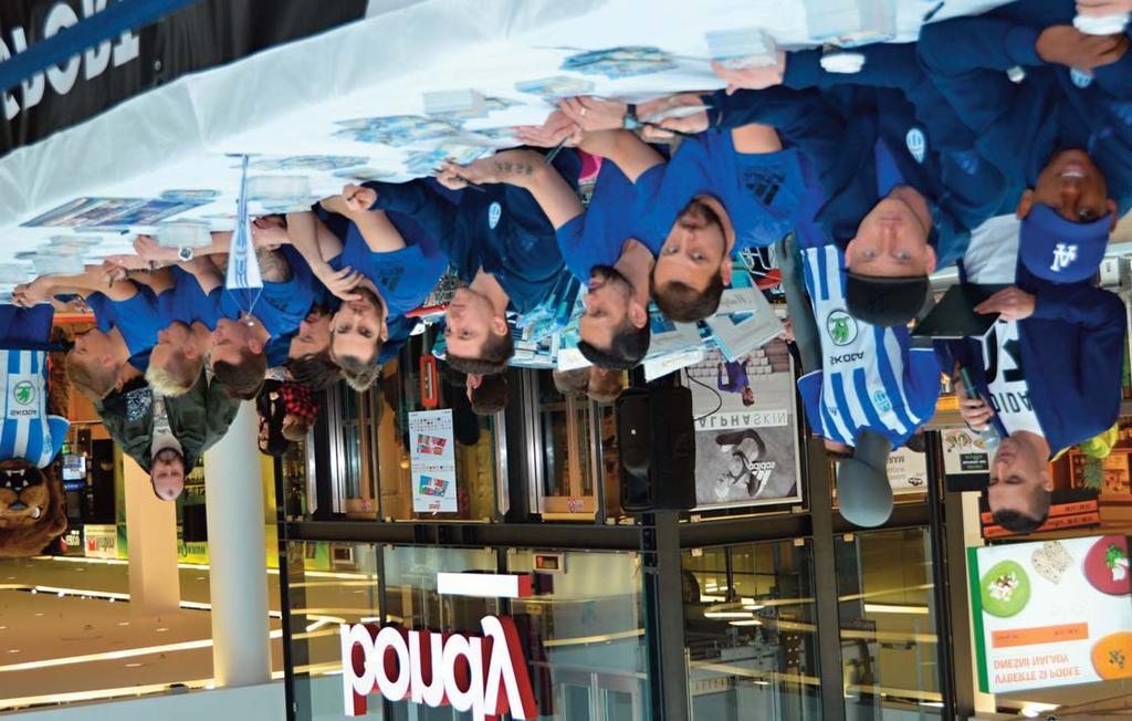 plněním žádostí o společné fotografování.
