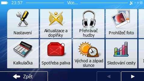 Pokud na úvodní obrazovce, tzn. v hlavním menu navigačního programu, klepneme na tlačítko "Více", tak se dostaneme k dalším užitečným aplikacím které usnadňují cestování.