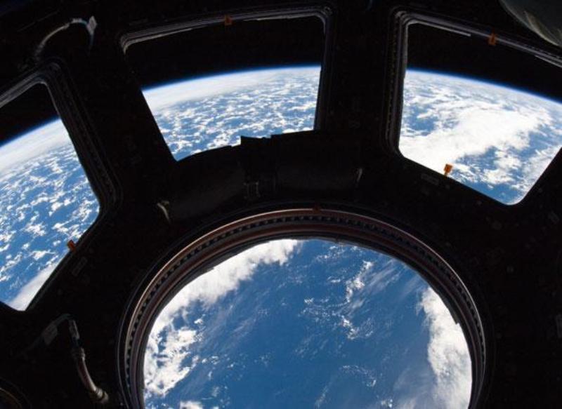 Terre vue de la Station spatiale internationale Země z Mezinárodní vesmírné stanice Kopule ISS s jeho