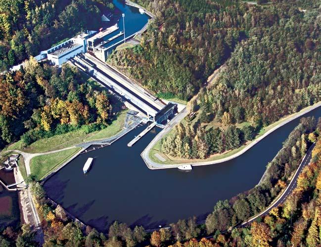 SERVIS Včasná objednávka slevy str. 1 TIP NA PLAVBU Etang de Thau v Camarque str. 4 NA CESTĚ To nejlepší na Canal du Nivernais str. 2 PRAKTICKÉ TIPY Jednoduché přistání str.