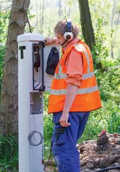 rádiové sítě místního rádiového systému a traťového rádiového systému.