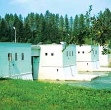 Zgradili so jo Nemci, ker so za vojaško industrijo potrebovali vedno več in več električne energije.