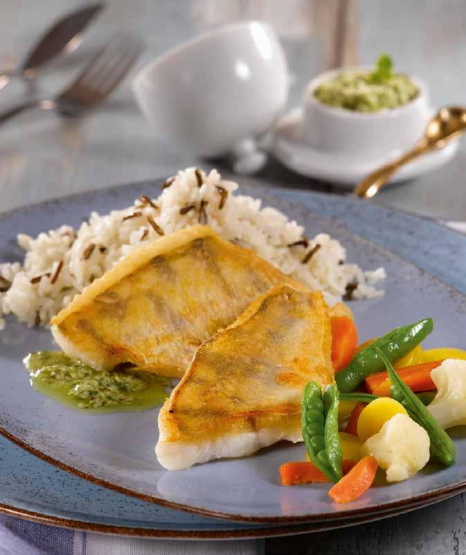 POKRMY Z RYB 229,- Filé z candáta grilovaný filet podávaný s dušenou zeleninou, mixem basmati a divoké rýže,