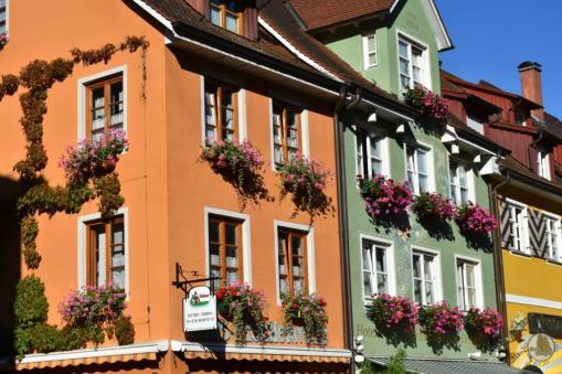 Památky na upálení Jana Husa (Husův kámen, Husův dům muzeum, budova koncilu), Dóm Matky Boží. 3. den: Rýnský vodopád Schaffhausen Stein am Rhein Kostnice Meersburg, 65 km.