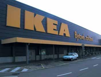 Část IV Nabídka jako komunikace Pro dej ní centrum IKEA v Brně pralesů. Vzácná dřeva (např. gumovníku) pochází výhradně z uměle vysazovaných plantáží.