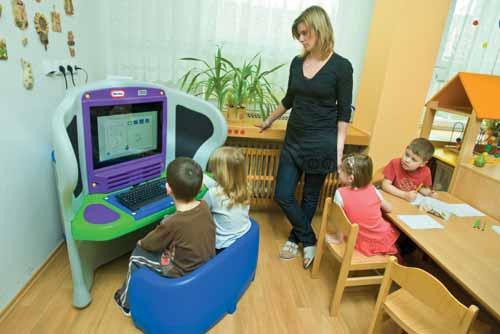 Část V Komunikace se zákazníkem Koneckonců obdobným způsobem postupuje i IBM Česká republika.