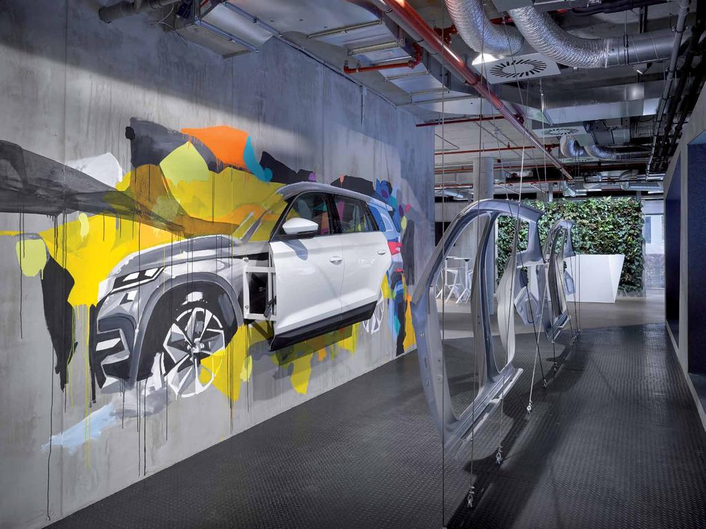 PODNIKATELSKÁ ČINNOST V budoucnu by značka ŠKODA chtěla nejen nabízet automobily, nýbrž dále rozšířit své portfolio a doplnit jej službami týkajícími se mobility.