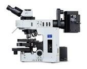 mikroskopu, zdroj světla - krátkovlnná část spektra (např.