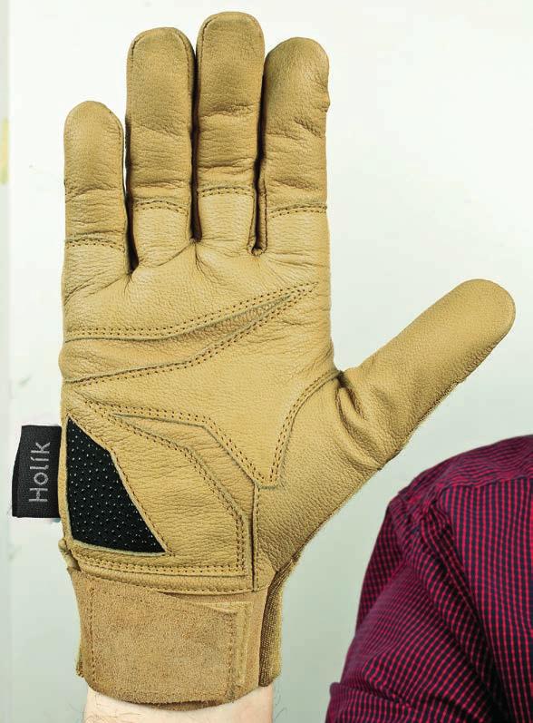 palm area is underlaid with a Para-Aramid/UHMW-PE knitting / high resistance to mechanical risks in the palm area High strength / Flame-retardant / Resistance to mechanical risks / Sensitivity,
