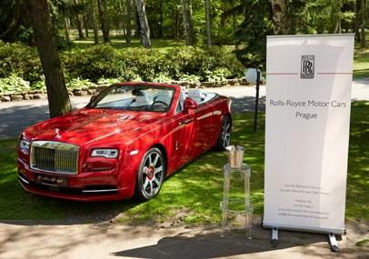 první míček, který zahájil CarTec Festival Golf.