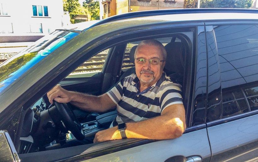 CARTEC NEWS ROZHOVOR 17 V CARTECU NEJSEM JEN ČÍSLO Ani se tomu nechce věřit, ale v garáži pana Jiřího Součka se už od doby, kdy se auta stala jeho vášní, vystřídalo 24 vozů.
