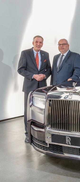 08 NOVINKA NEJLEPŠÍ AUTO SVĚTA Už od roku 1925, kdy byl představen první Rolls-Royce Phantom, je tento vůz považován za nejlepší auto světa.