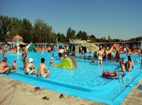 V letných mesiacoch poskytuje oddych tisíckam rekreantov jedno z najväčších kúpalísk na Slovensku, VADAŠ.