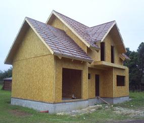úniku tepla (nebo klimatizovaného vzduchu) současně nedochází ani k vertikálnímu pohybu vzduchu uvnitř konstrukce (příkladem porovnání je izolace ze skelné nebo minerální vaty nebo sypkých hmot).