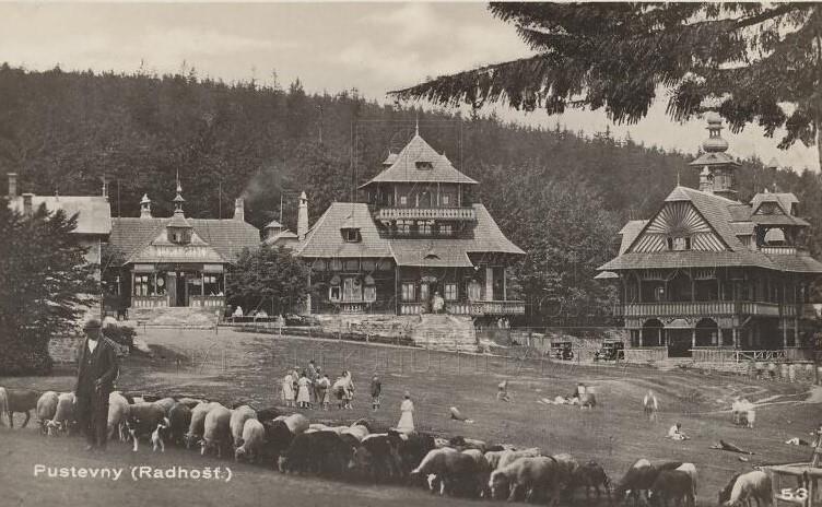 zdařilým počinům byl obnoven amfiteátr u skokanského můstku i s pozdějším zastřešením, zrestaurován hostinec Rekovice s přírodním dětským hřištěm a vyhlídkou a kousek od restaurace byla postavena