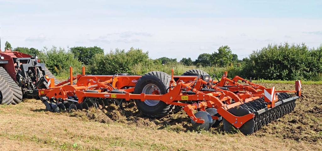 POVRCHOVÁ PODMÍTKA A KYPŘENÍ PŮDY JEDNÍM PŘEJEZDEM 7 až 10 cm 20 až 35 cm 60 až 80 hp/m Vaše pozemky potřebují hloubkové kypření bez velkého narušení... Osaďte slupice 50 mm dláty.