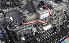 energie Vysokotlakové zásobníky vodíka Vodík Kyslík Elektrický motor Vzduch Voda je odvádzaná von z vozidla V dôsledku chemickej