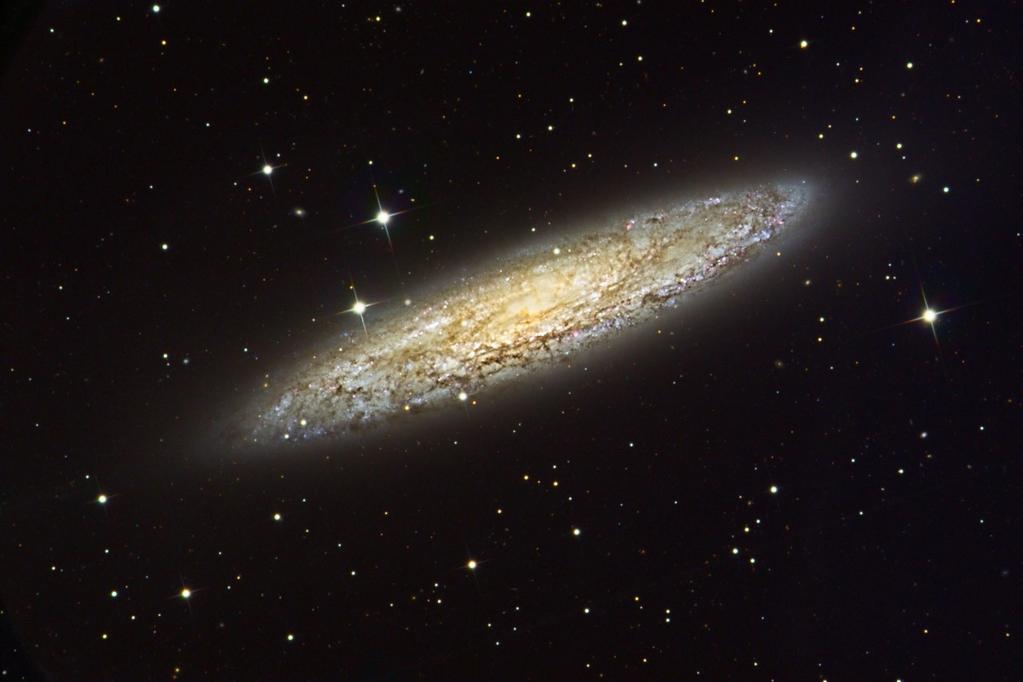 NGC 253 Typ Spirální (typ SAB(s)c) Normální galaxie