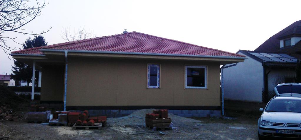 Nízkoenergetický rodinný dom, pred dokončením. POUŽITÁ IZOLÁCIA: obvodová konštrukcia ISOVER TF PROFI 140 mm, UNIROL PLUS hr.