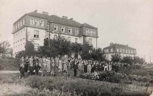 odpočinkem. Zdroj: ANM, F. Veselý, k. 49, inv.