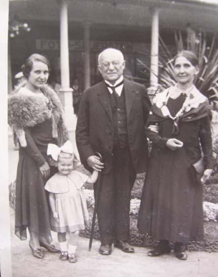 Ctiborem a matkou v Berehově; Foto 2: F.