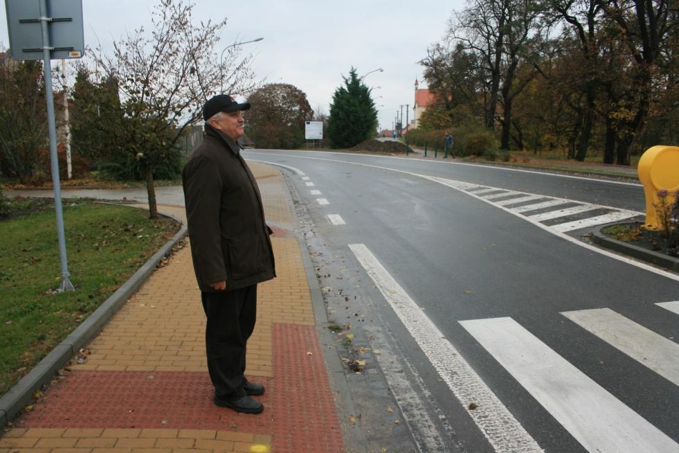 figurant běžně zahajoval v okamžiku průjezdu zkušebního kolem čekárny autobusu (viz výše popis místa měření). 4.3 Vozidla Obr.