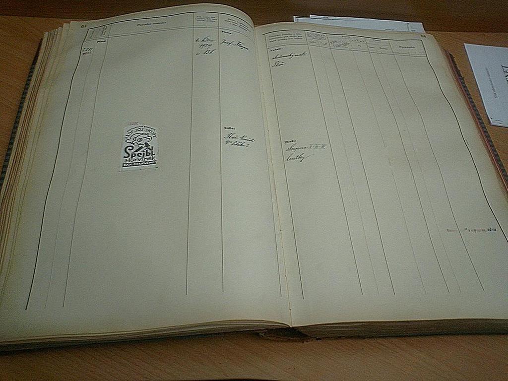Příloha č. 2: Originální registrační známka na loutky Spejbla a Hurvínka z r.
