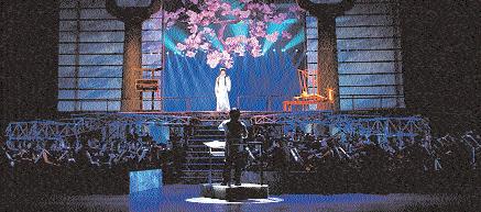 wang lu-wej scénograf Vzdělání: Absolvoval Šanghajskou divadelní akademii. Wang Pchej-kung: Paj-men-liou Činoherní soubor Kuang-čou; 2004; r: Jen-sung Wang.
