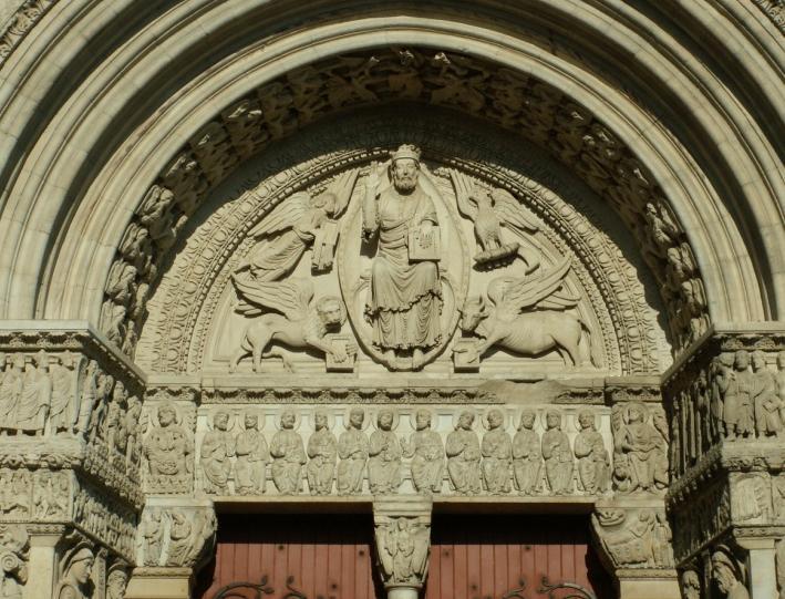 Tento portál románského provensálského stylu se dodnes výjimečně dobře zachoval. Jeho dobrý stav vynikl zvláště po Obr. 64 Arles, kostel sv. Trophima, portál, pohled od západu, konec 12.