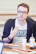 دانشگاههای در که حالی در دیگران و جستند شرکت ۲۰۰۷ چپ جناح هنری و سیاسی انجمنهای در میخواندند اجتماعی علوم از گروهی که گرفتیم تصمیم 2011 سال در میکردند.