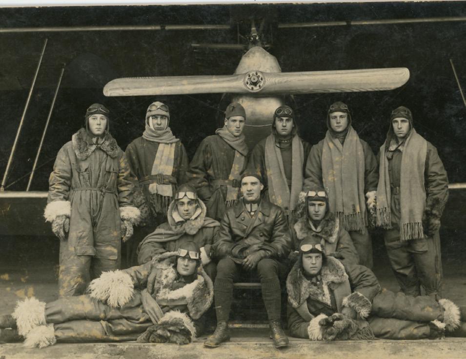 Obrázek 14 a c Pilotní výcvik absolvoval Eduard Šimek v letech 1924 1925 ve Vojenském leteckém učilišti v Chebu.