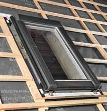 + rám umožňuje spojení střešního okna a střešního pláště bez vzniku tepelných mostů, a proto je možné počítat se snížením tepelné propustnosti cca o 0,1 W/m 2 K.