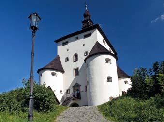 Medzi dominanty mesta bezpochyby patrí aj štiavnická Kalvária, jedna z najkrajších barokových kalvárií v Európe, ktorá stojí na kopci Scharfenberg, Ostrý vrch, priamo v epicentre sopky.