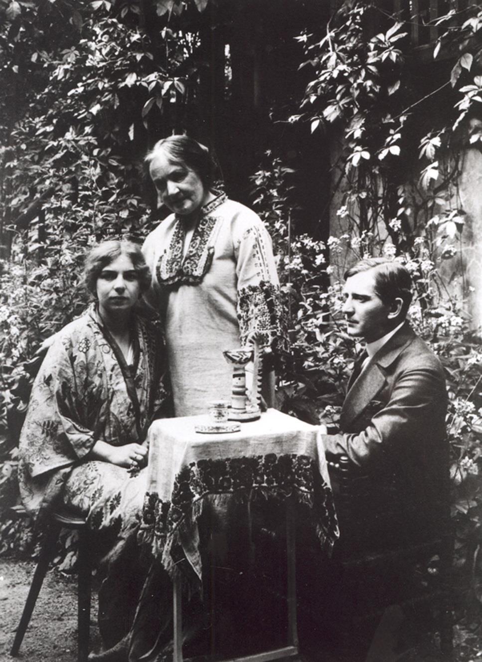 Miloš Marten, écrivain et traucteur de Claudel avec sa femme Anna, née Kopalová, et a Z.