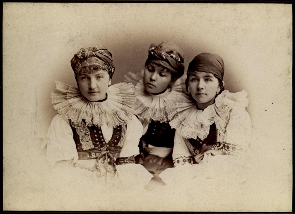 Z. Braunerová et les soeurs Kirschner, Marie-Louisa (peintre, 1852-1931) et Aloisie (écrivain,