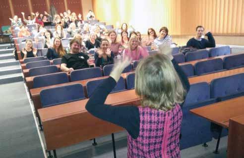 Z výuky dálkových studentů pedagogické fakulty v lednu 2018 Studenti byli různého věku a různých povolání. Bylo mezi nimi hodně asistentů pedagoga, pracovníků speciálních a základních škol.