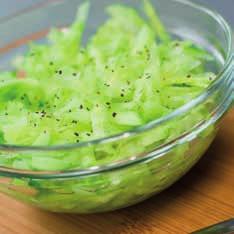 Sal ty Salads Salate Jarn sal t z erven r e se zeleninou a zálivkou z vinného octa EN Spring salad (red rice,