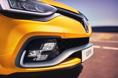 Prvky podtrhující sportovní charakter Renault CLIO R.S. sází na sportovní emoce.