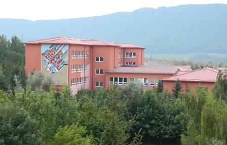 Detský svet Forma výchovy a vzdelávania Výchovný jazyk Druh školského zariadenia celodenná