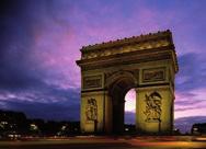 10 PAŘÍŽ A ZÁMKY NA LOIŘE s návštěvou Chenonceau a Chambord FRANCIE HOTEL & SNÍDANĚ Vydejte se po stopách francouzských králů, rebelů, umělců i bohémů, poznejte město s nezaměnitelným životním stylem