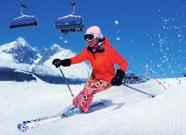 nocleh 3. den: po snídani odjezd do ski resortu Tatranská Lomnica, sluneční lyžování pod Lomnickým štítem, (nejvýše položená a nejstrmější sjezdovka z Lomnického Sedla 2 190 m 