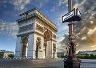 den: snídaně, dopoledne návštěva královského zámku a královských zahrad ve Versailles s tryskajícími fontánami Grandes Eaux, možnost veselé projížďky na bicyklech (Velký Trianon, Malý Trianon,