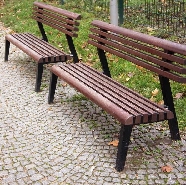 L23_ lavička Vyšehrad s opěrkou dřevěná trojmístná lavička s opěradlem, litinové bočnice s opěrkami historizující typ způsob montáže -kotvená