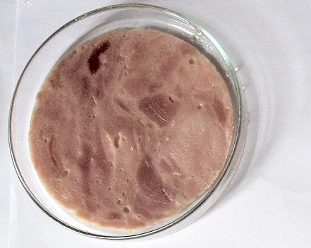 Ďalšou úlohou, demonštrujúcou obsah vody v potravinách, predstavuje už spomínaný postup prepúšťania masla.