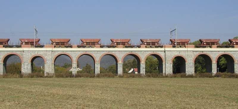 JEZERNICE (Přerov) - železniční viadukt Viadukt tvoří součást bývalé Severní dráhy císaře