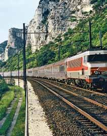 nachýlenou pozici, jako má horní část těla. Řada 40100 SNCF a sesterská 18 SNCB byly vyrobeny jen v 16 kusech.