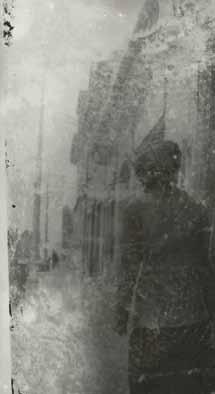 173 Miroslav Tichý (1926 2011) Na ulici 172 bromostříbrná fotografie, 16