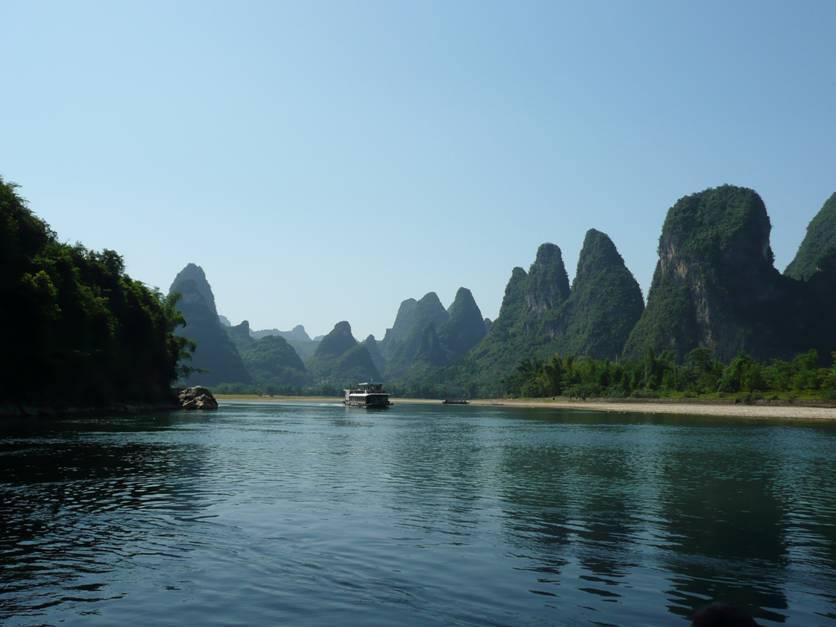 Guangxi 广西 1) Zhuangská AO Guangxi 2) Nanning 3) AO největší čínské menšiny 1) Města: Nanning,