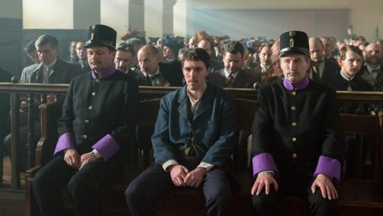 2.1. Hraná tvorba televizní filmy Na podzim 2015 a jaře 2016 byly vysílány tyto nové televizní filmy: Dvoudílný film Zločin v Polné (TPS Jana Šterna) v režii Viktora Polesného zpracoval téma