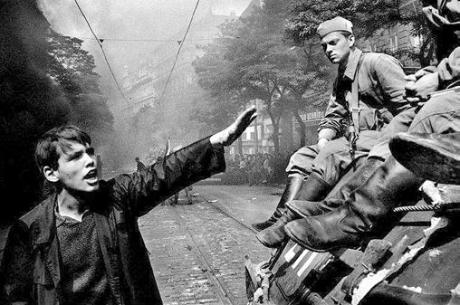 66 5 26 /120 / 2018 SK/BG//HU/PL 90 / 2018 /PL/SK 67 Pepik the Czech Goes to Poland In a Quest for Love of God Český Pepík jede do Polska poznat lásku k Bohu Occupation 1968 Okupácia 1968 Stefan